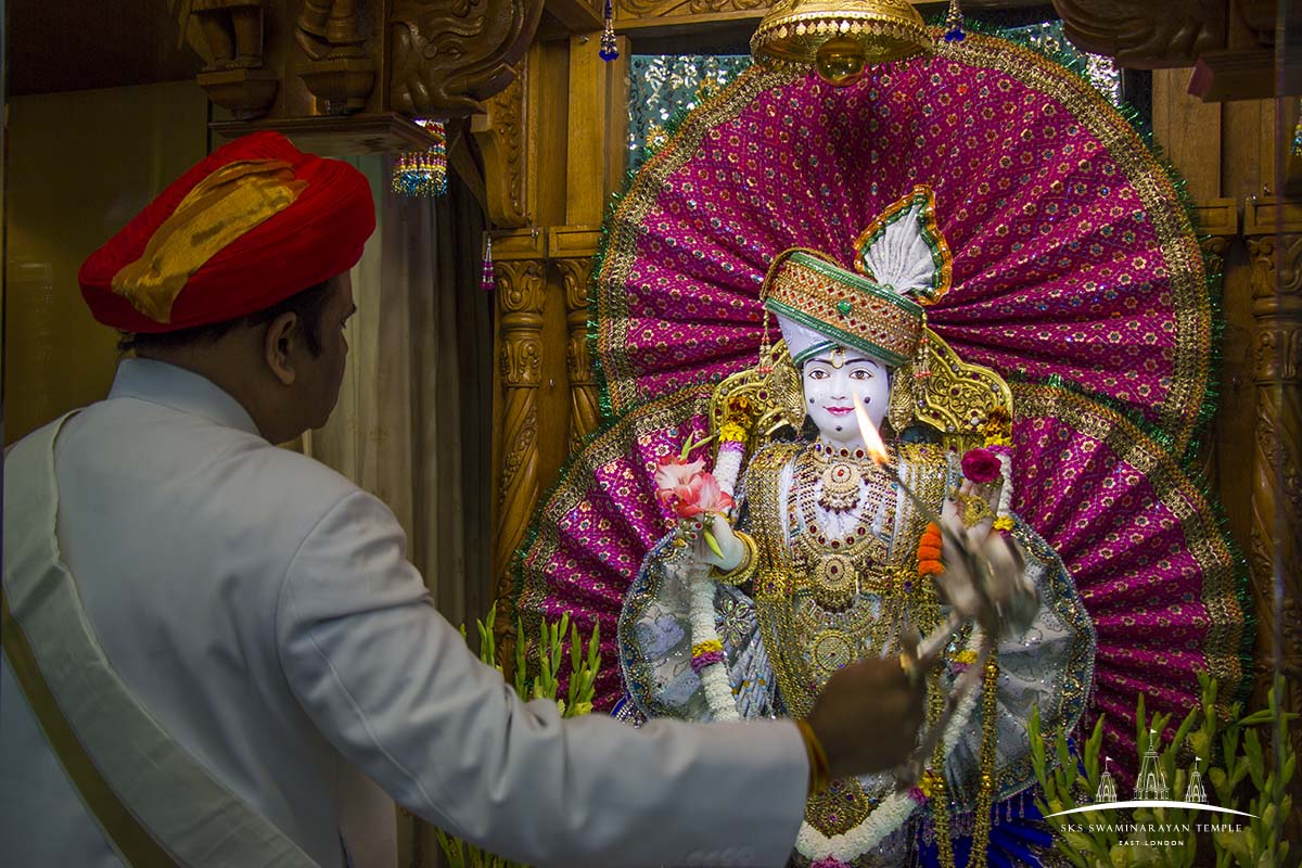 ©1987-2017 SKS Swaminarayan Temple East London